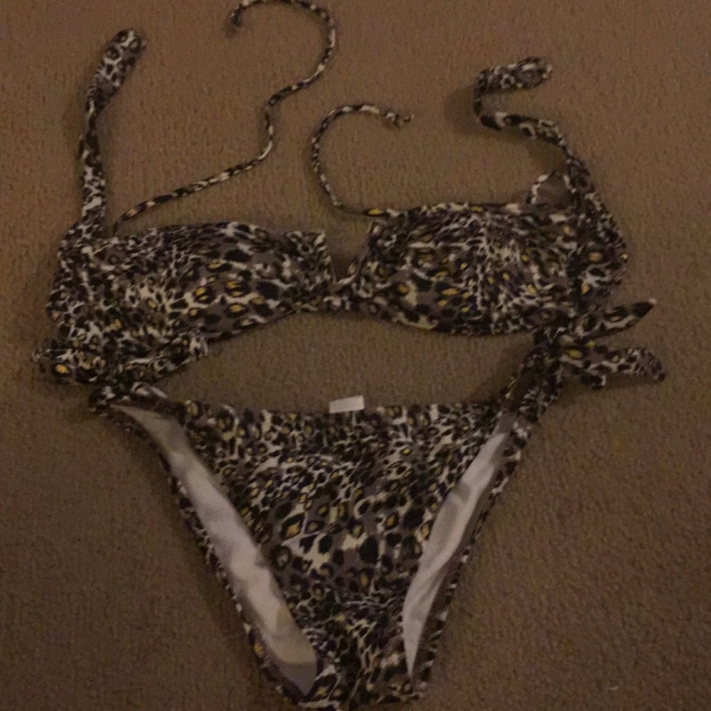 Size small leopard bikini